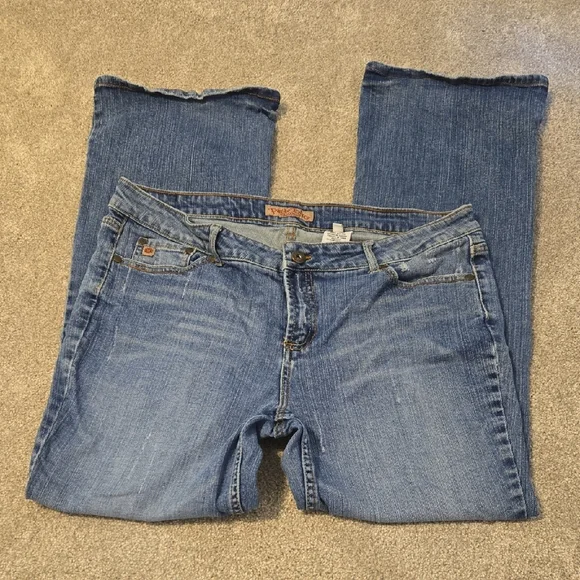 Paris Blues Jeans Womens Size 17 Light Blue Distressed Flare Leg - Picture 1 of 14